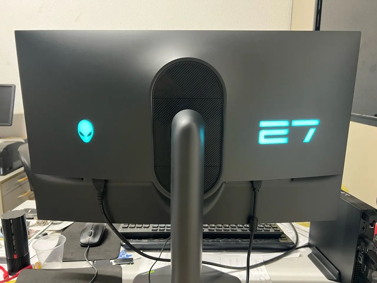 Monitor Dell 27 Alienware Gaming AW2724DM Semi Zero - Foto 4