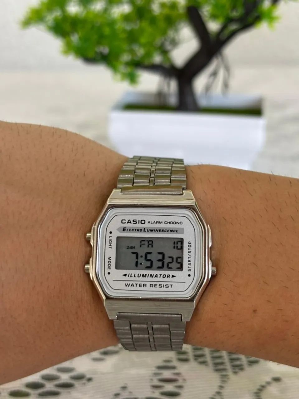 Relógio Digital Casio Prata - Clássico, Elegante e Resistente