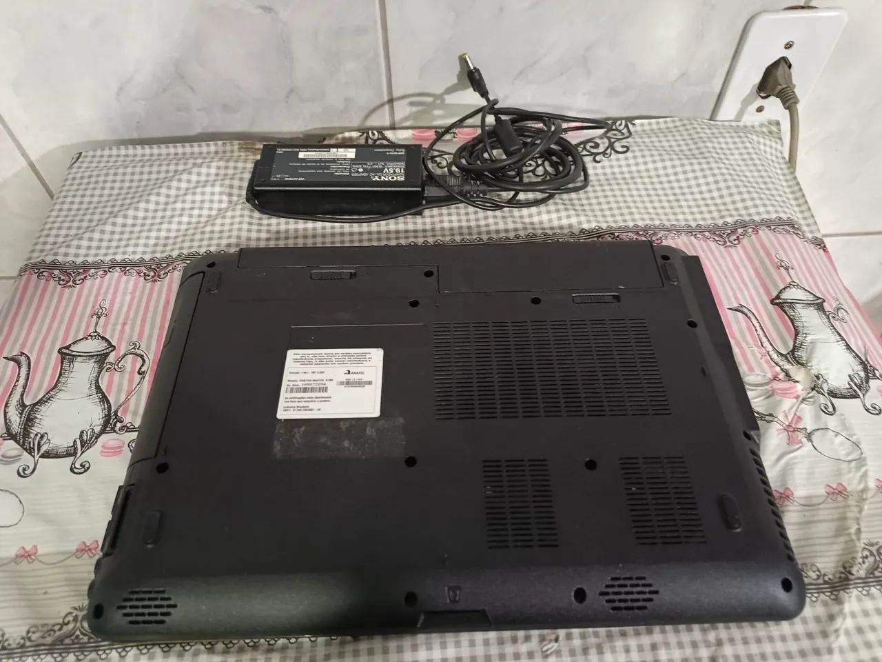 Notebook positivo com 4gb memória, teclado ok, HD 1 tera, carregador. - Foto 5