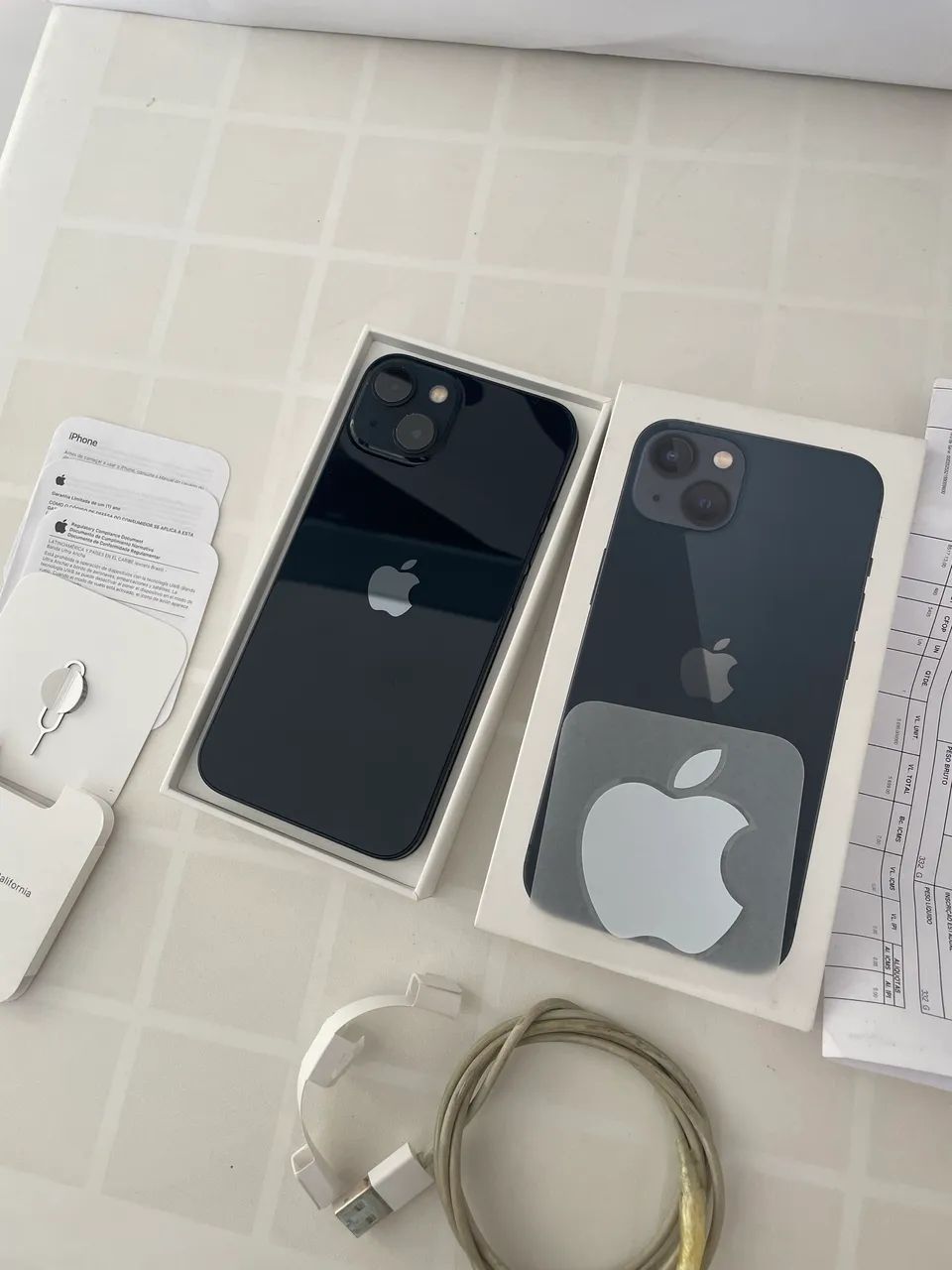 iPhone 13 128GB, todo original.