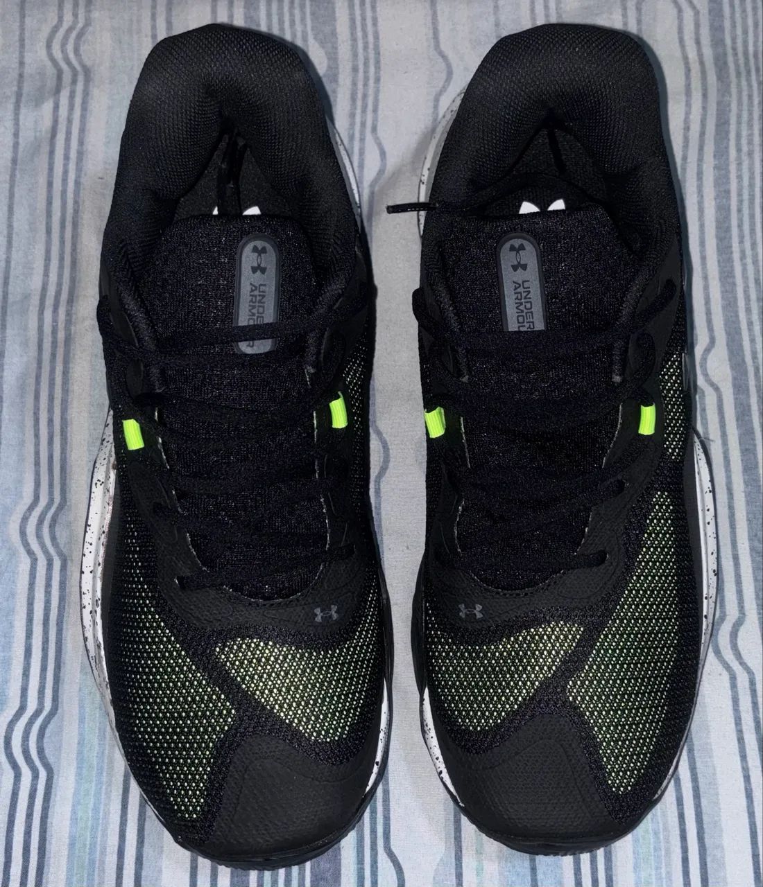 Tênis Under Armour Buzzer 2 - Foto 2