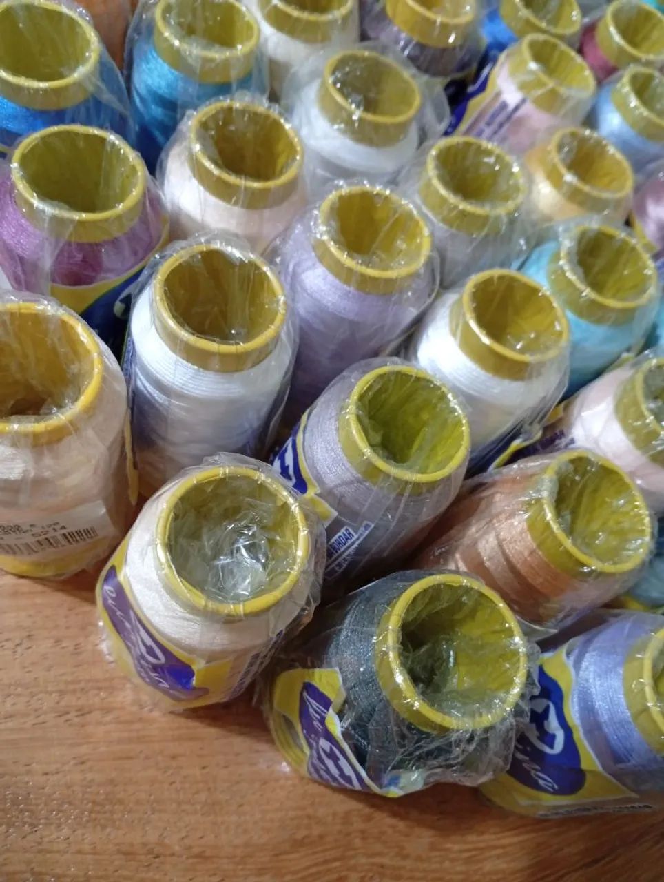 Lote com 87 Linhas de Bordado Setta Lumina.  - Foto 2