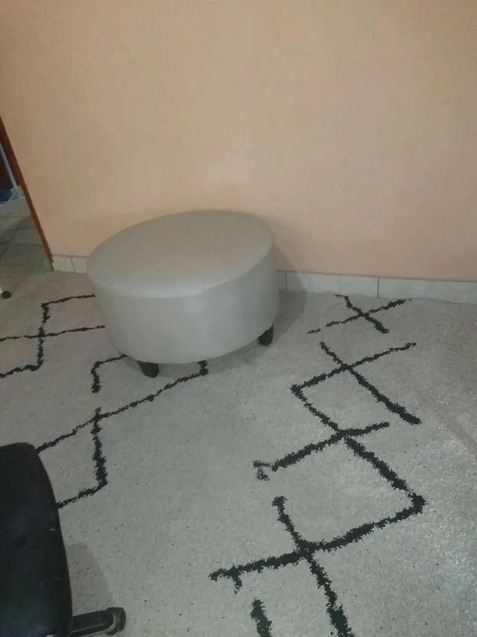 PUFF GRANDE FUNCIONA COMO MESA LATERAL ASSENTO PARA SALA DE ESTAR PARA QUARTO ESCRITÓRIO  - Foto 3