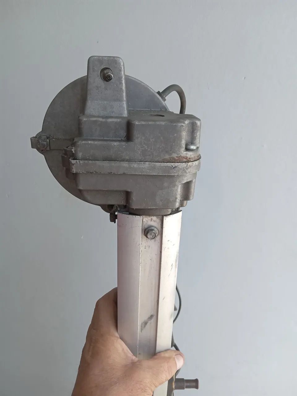 MOTOR DE PORTÃO ELETRÔNICO  COM GRAMALHEIRA E PLACA DE. ELEVAÇÃO  - Foto 3