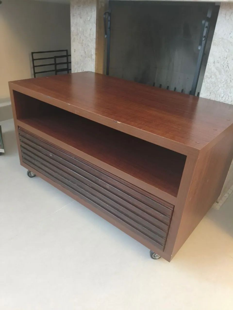 Rack de chão para TV