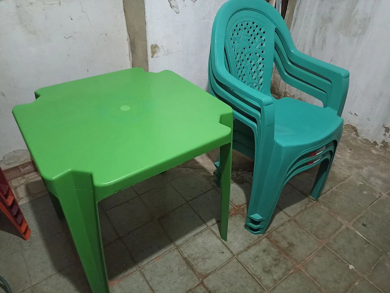 Mesa + cadeiras