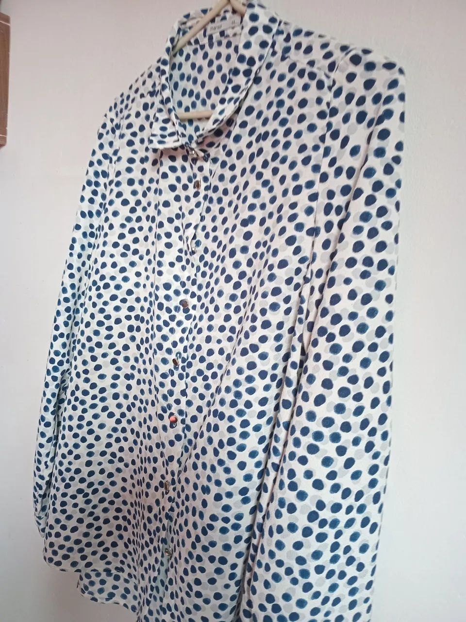 Blusa Tecidos de Bolinhas TAMANHO M - Foto 3