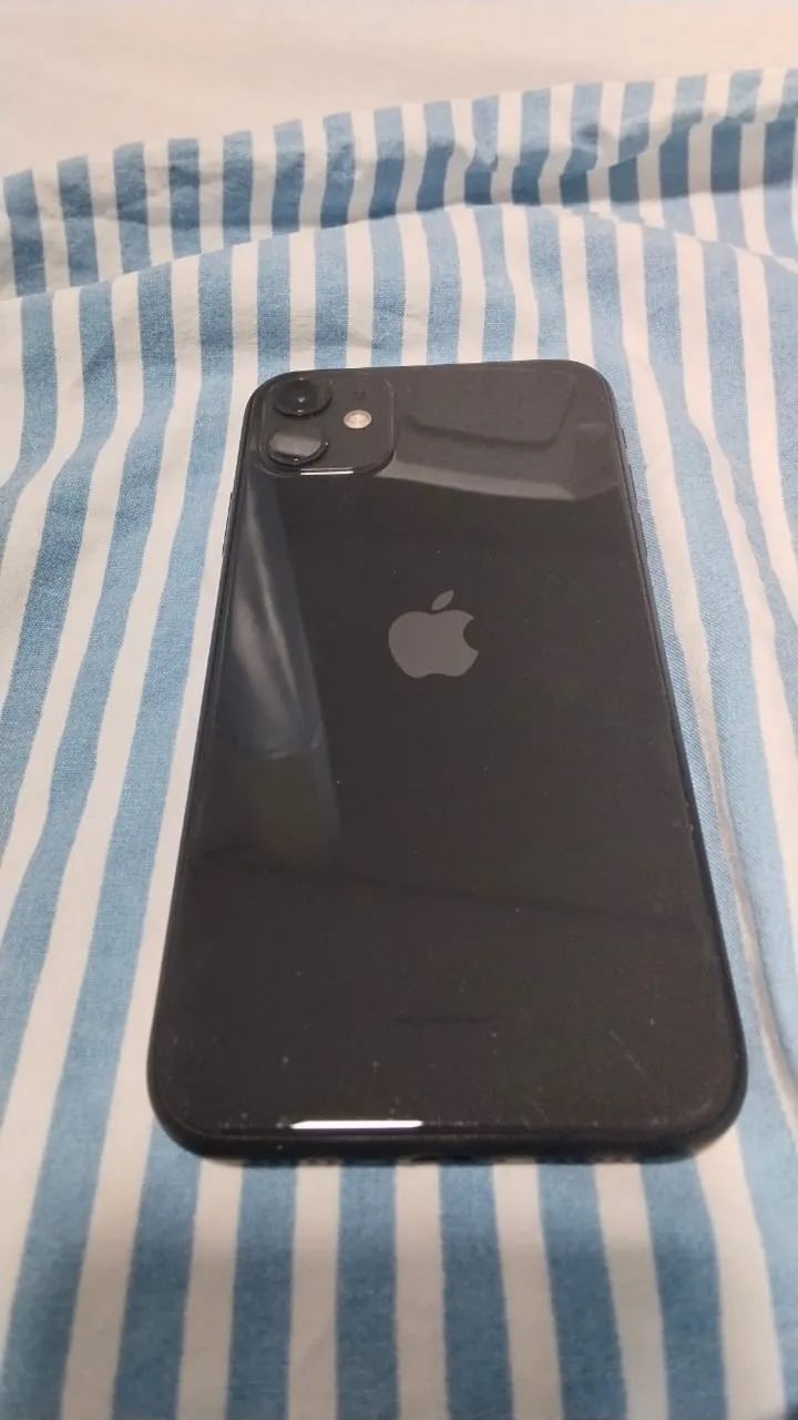 iPhone 11 128GB 82% bem conservado com caixa