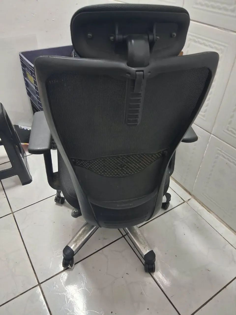 Cadeira de escritório bom estado - Foto 5