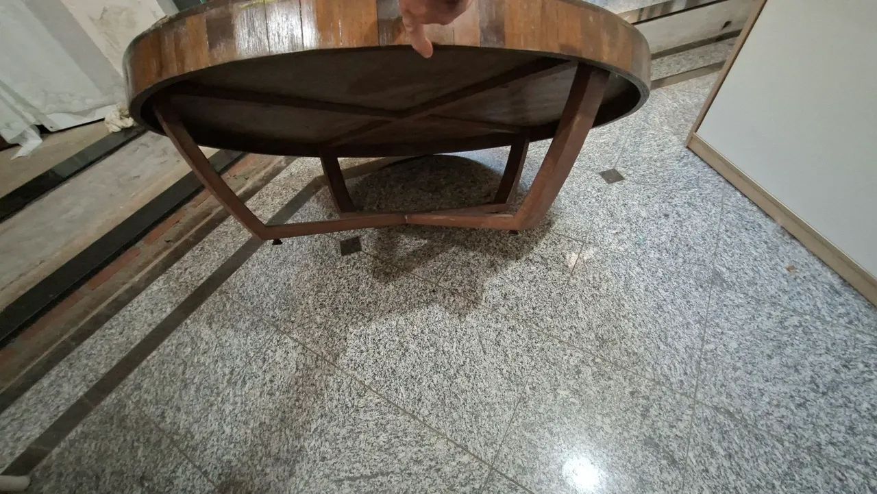 Mesa de centro redonda em madeira - Foto 3