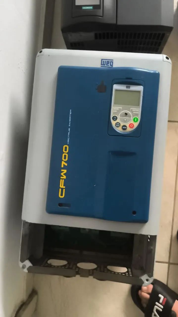 Inversor weg Cfw700 
