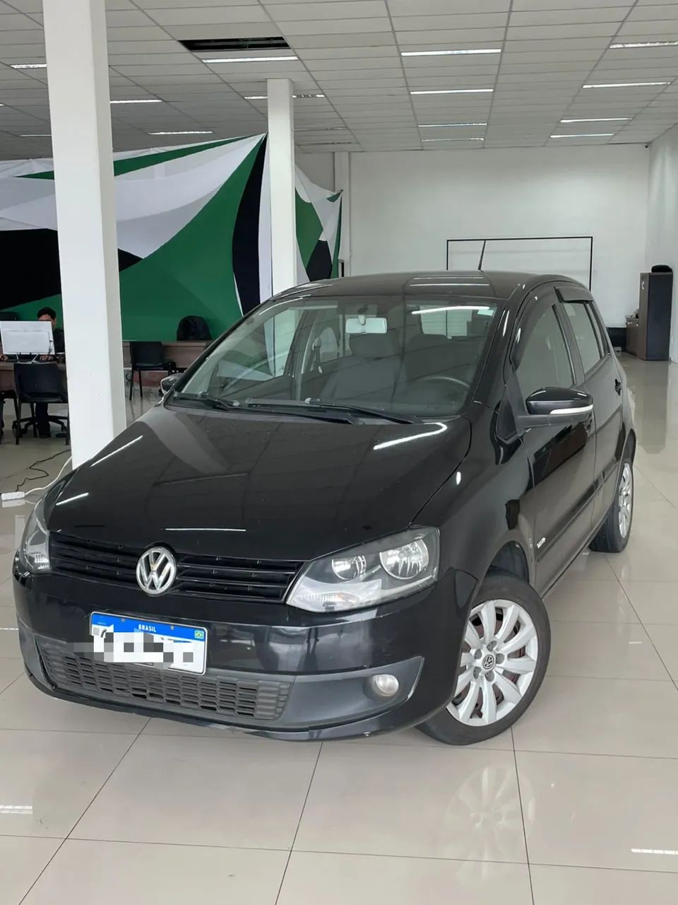 Volkswagen Fox 1.0 MI Total Flex 8V 5P 2013 - Foto 4
