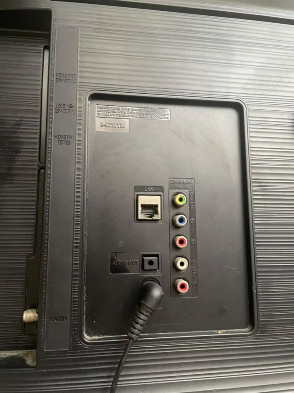 Smart TV LED de 32 polegadas com tela quebrada - Foto 5