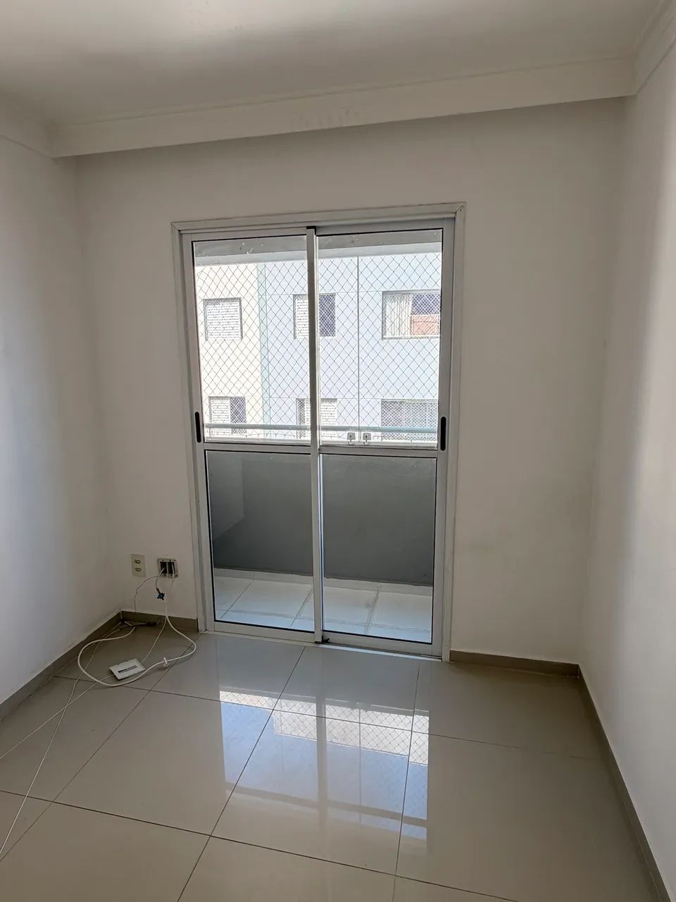 Porta de correr de alumínio com vidro