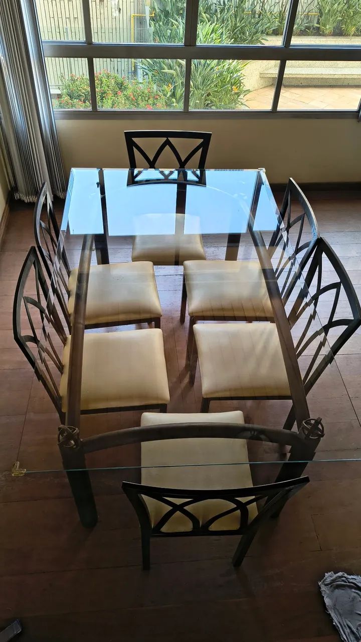 Mesa de jantar , vidro 180 cm x 110 cm , 6 cadeiras .  - Foto 2