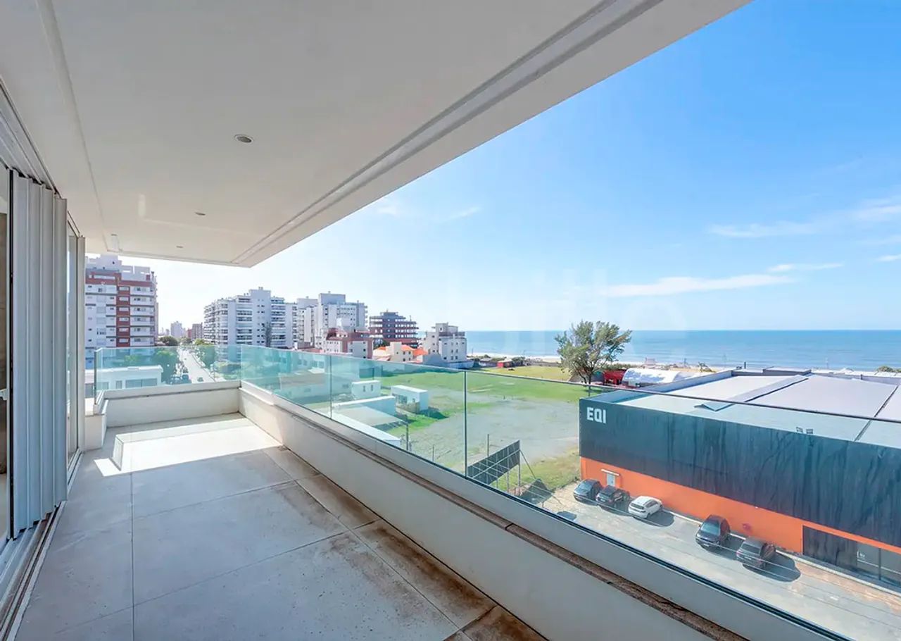 Apartamento no Edificio Riva na Praia Brava. - Foto 2