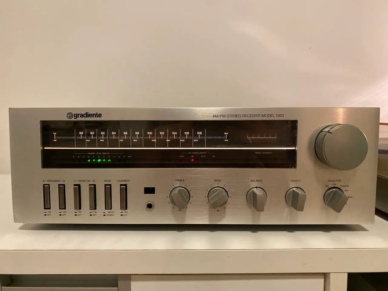 Amplificador receiver Gradiente Model 1360 - Foto 3