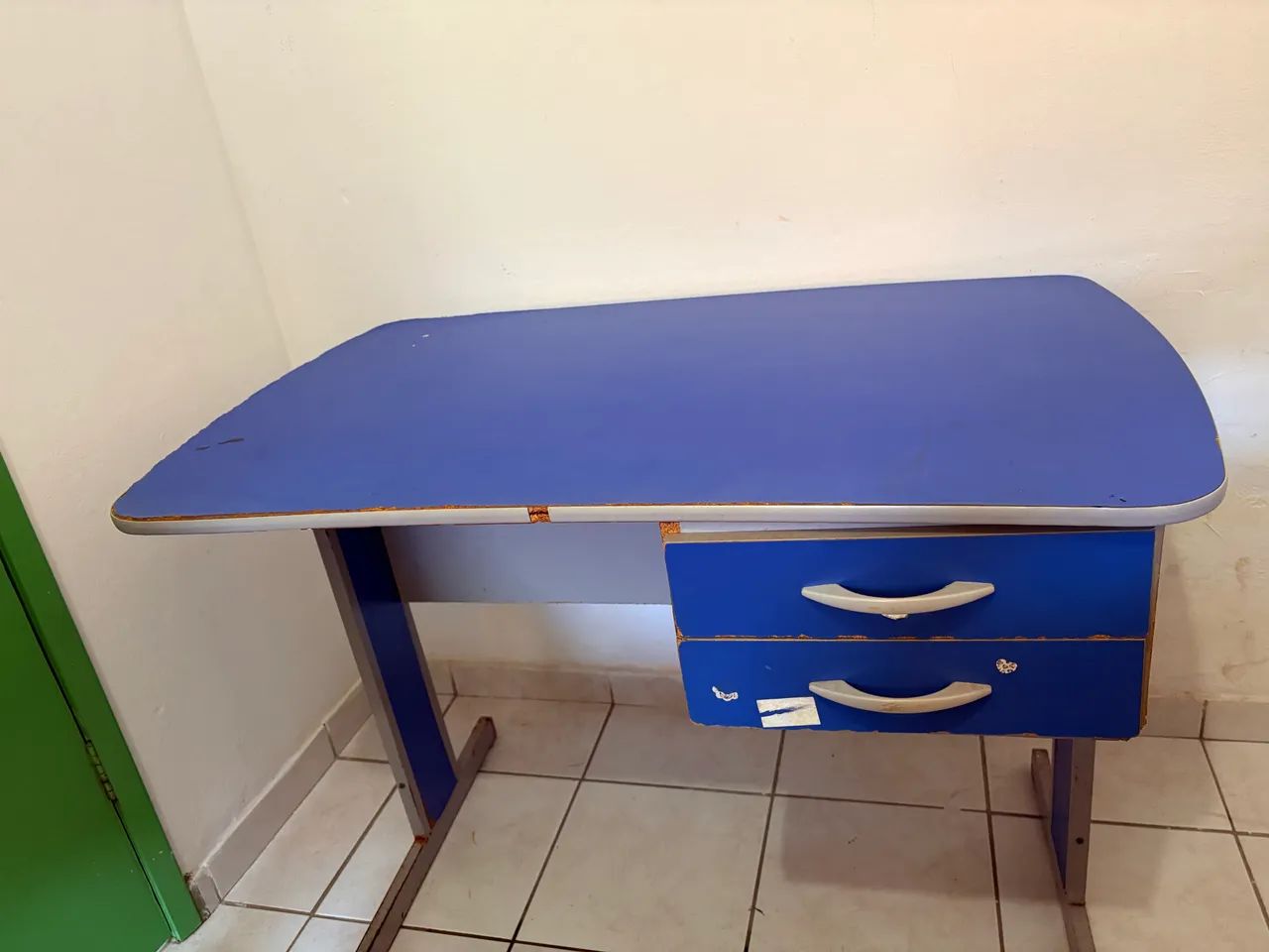 Vendo escrivaninha 