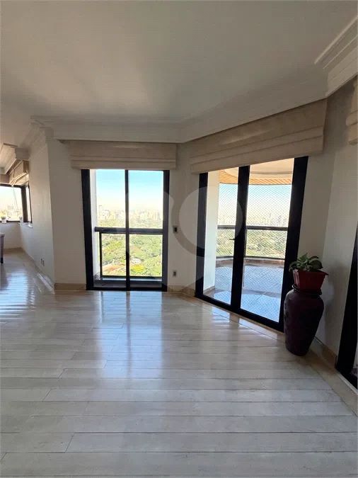 Apartamento com 4 quartos para locação em Consolação - SP