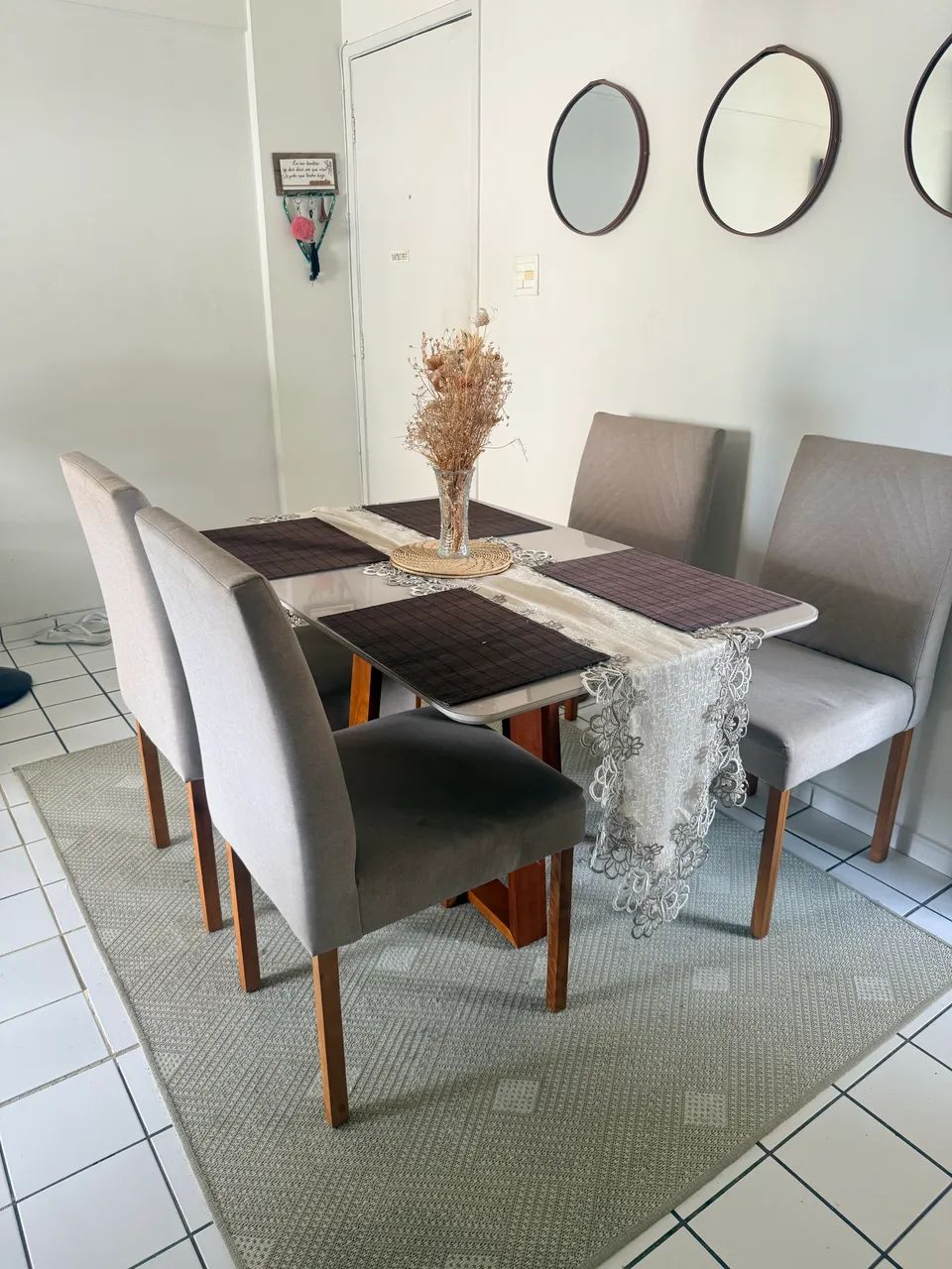 Mesa de 4 cadeiras 