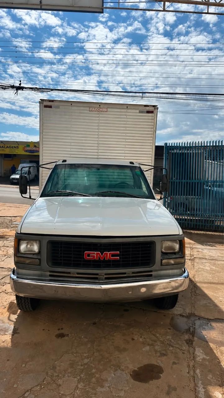GMC - Foto 2
