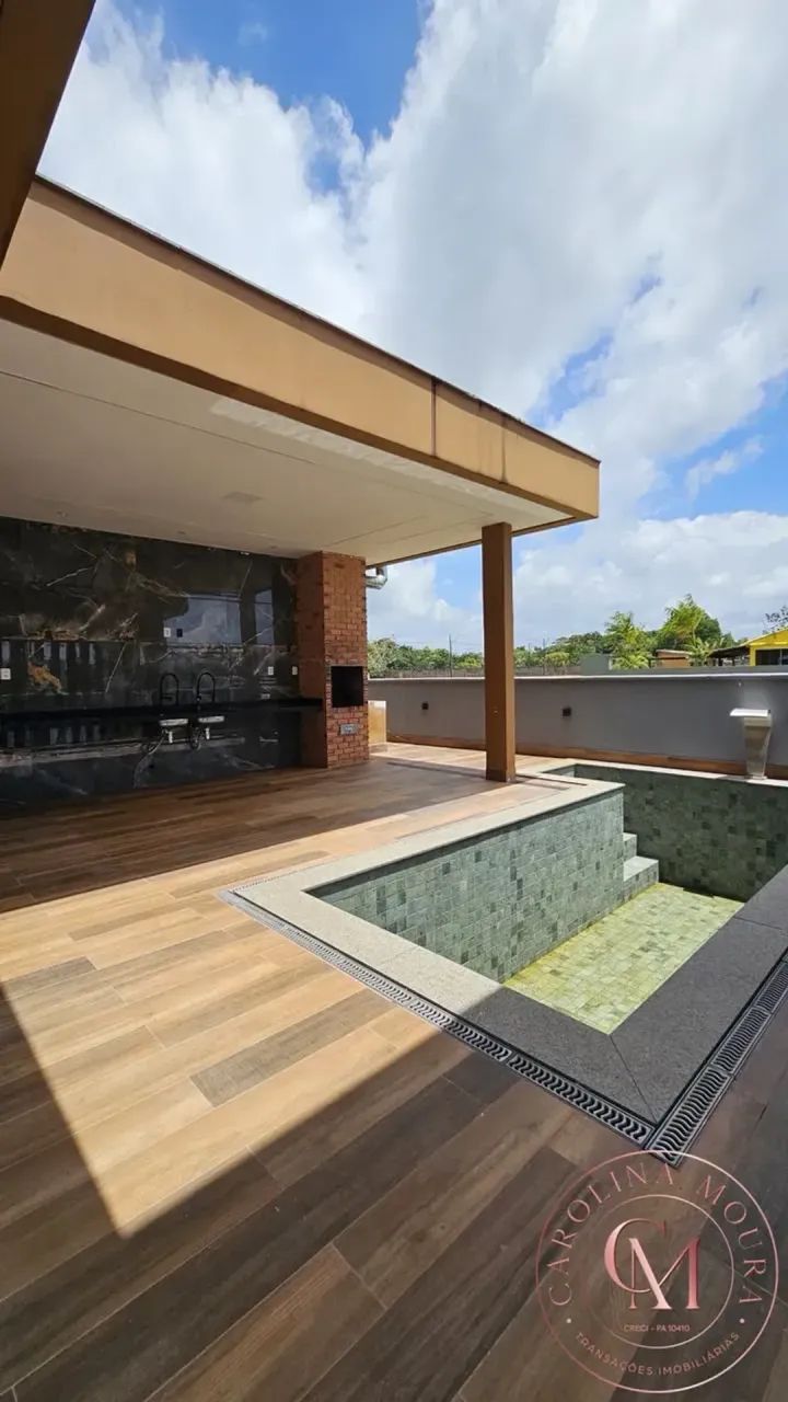 Condomínio Alphaville  Casa com 3 suítes, piscina, mobiliada.