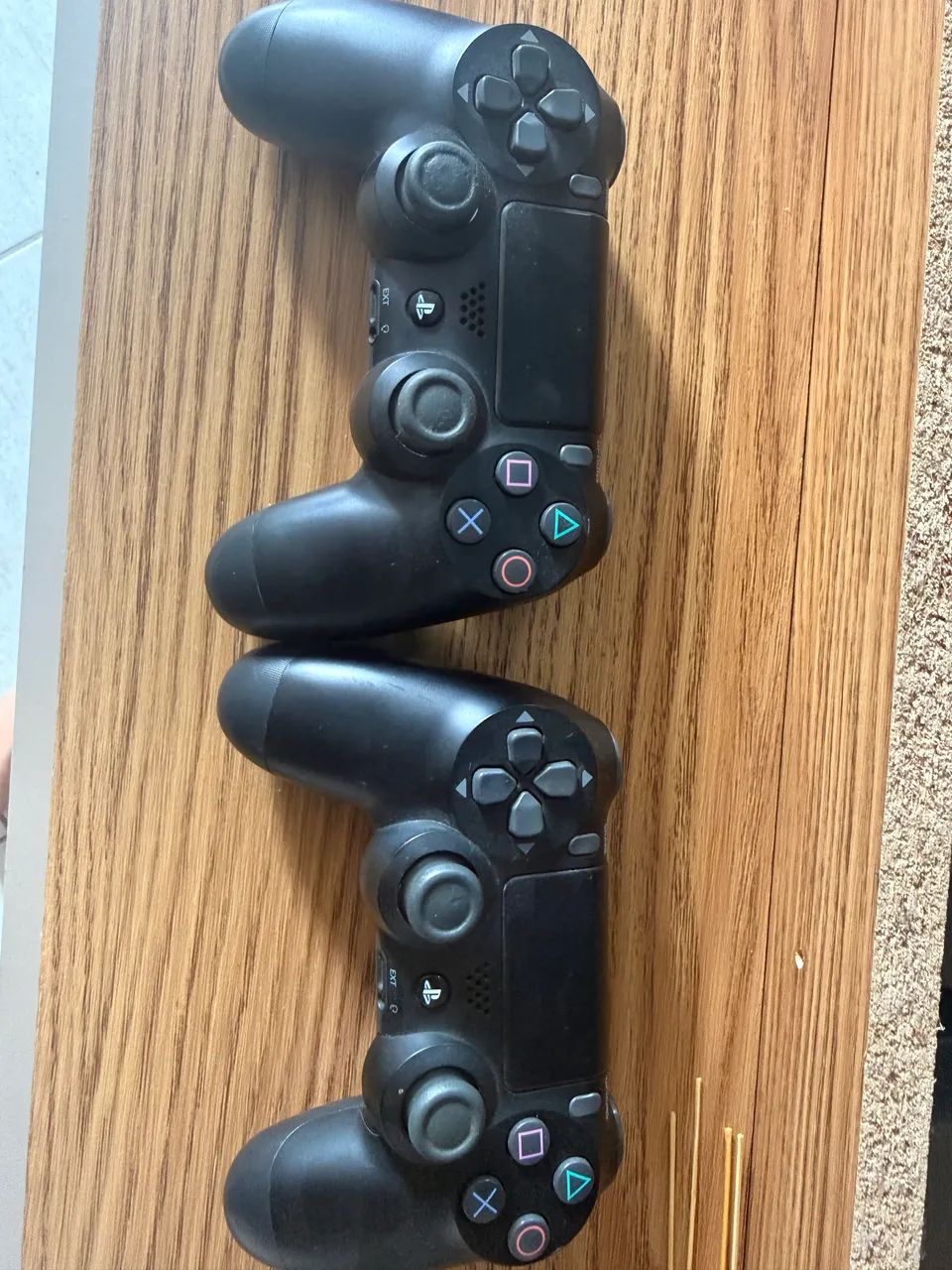 VENDO PS4 COM 2 CONTROLES ORIGINAIS - Foto 4