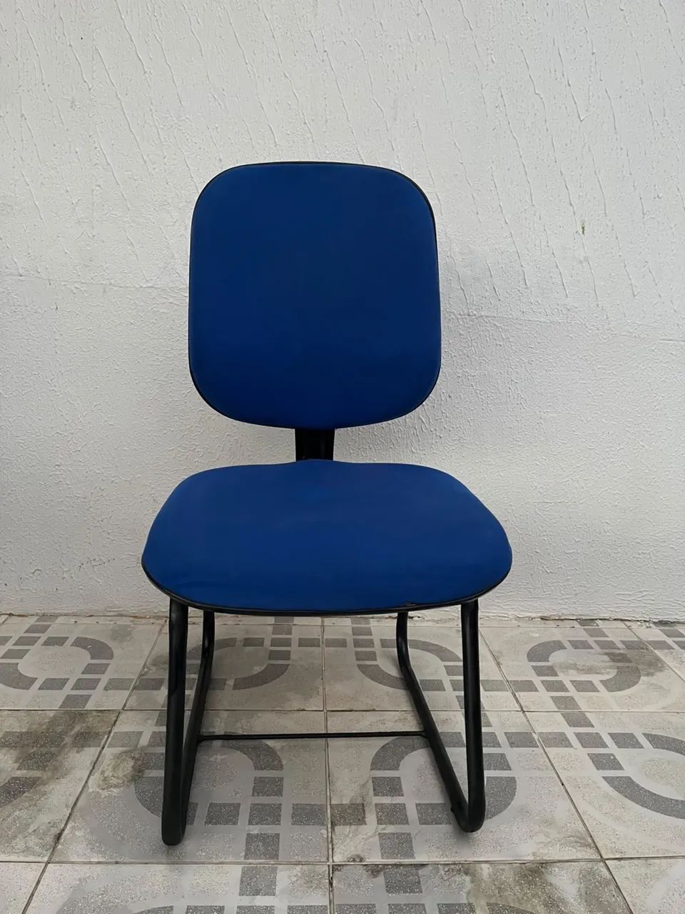 Cadeira fixa azul, para escritório 