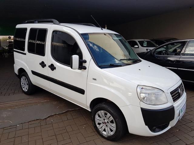 Fiat Doblo Essence 1.8 Flex 16V 5p