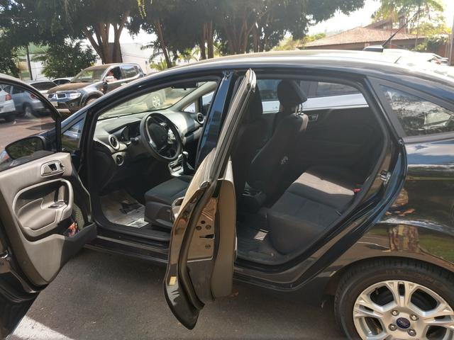 Vendo New Fiesta Sedan 2013 modelo 2014
