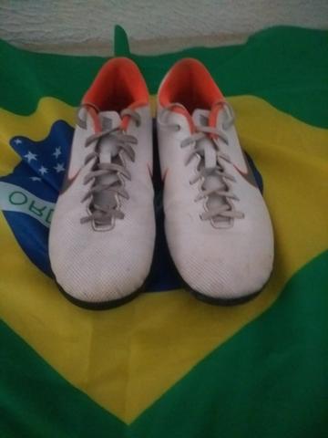 Chuteira society Nike mercurial