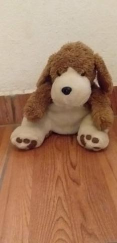 Cachorro de pelúcia