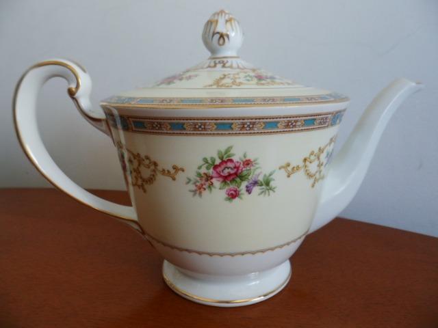 Bule de Chá (Teapot & Lid) Renomada Porcelana Chinesa Noritake 5032 Colby Blue