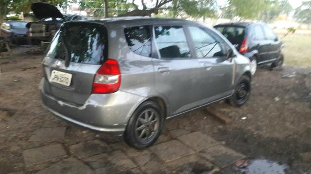 Vendo ou troco Honda fit 2004 quitado $6.500 leia o anúncio - Foto 6