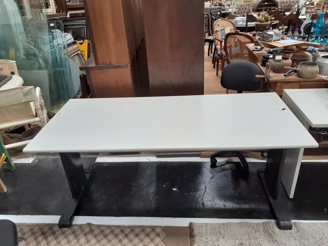 MESA E CADEIRA DE ESCRITÓRIO Mercado das Pulgas *10X parc. - Foto 2