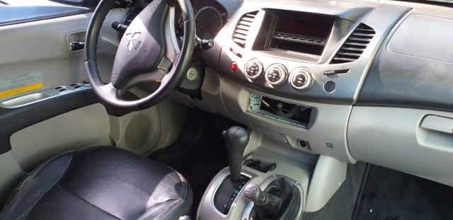 L 200 Hpe 3.2 4x4 automática 2010 toda revisada emplacada baixei para vende ligeiro - Foto 5