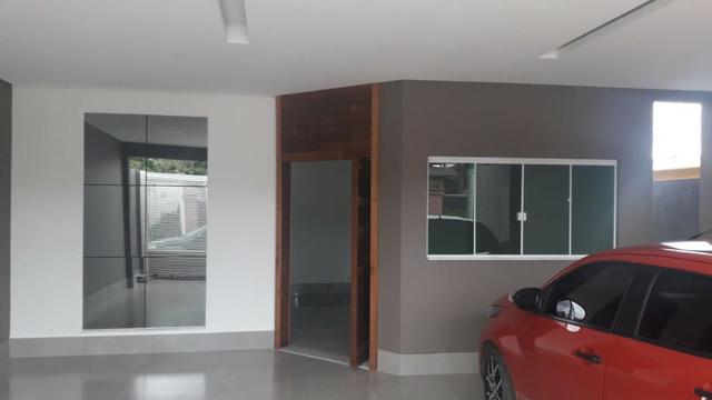 Moderna!! 04 suítes, lote de 500m², IPTU desmembrado