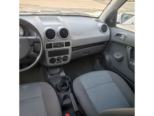 VOLKSWAGEN GOL 1.0 MI 8V FLEX 4P 2013 - Foto 9