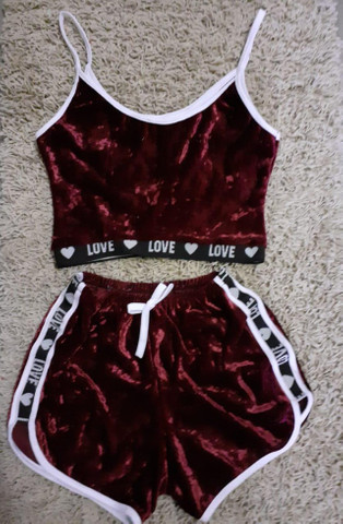 roupas com o nome love