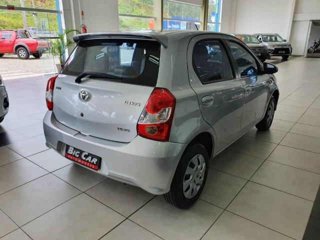 Toyota Etios XS 1.5 Flex 16V 5p Aut. Prata