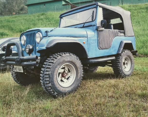Trovão Azul Terrestre Jeep Willys CJ5