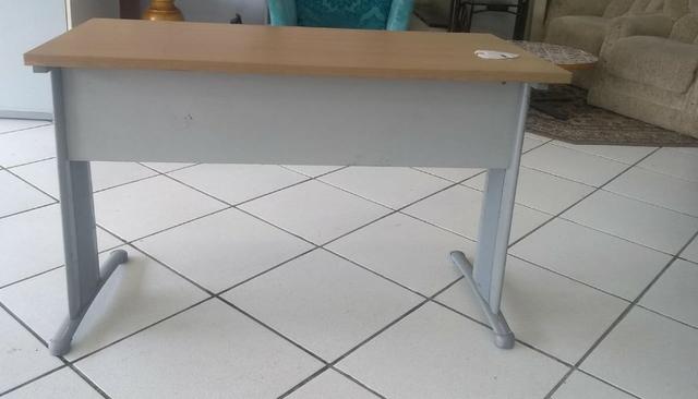 Mesa reta de escritório - Foto 3
