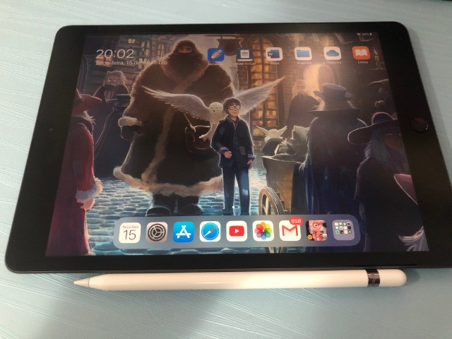 IPad 7 geração 32gb com garantia até julho/2021 + apple pencil inclusa!