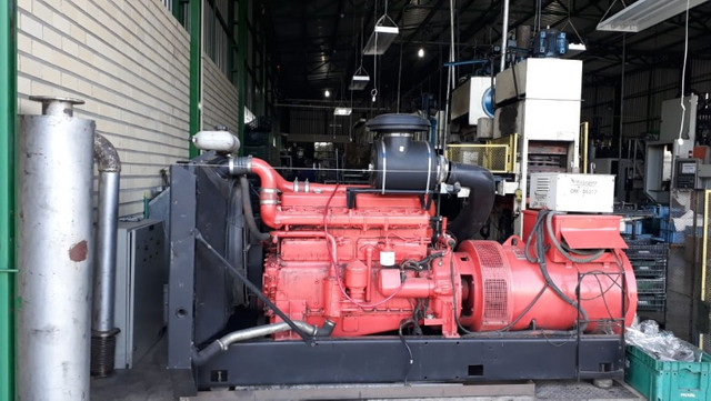 Gerador 440 KVA