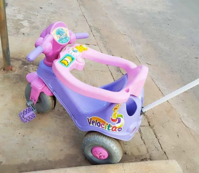 Triciclo Infantil Calesita Moto Uno - 2 em 1 - Pedal e Passeio com Aro -  Rosa L