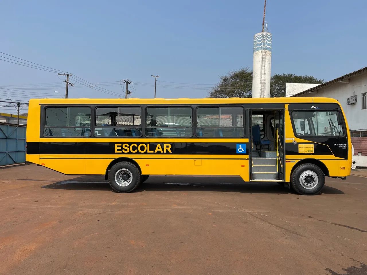 Ônibus escolar Caio foz  ano 12/13 motor man 15-190 com 60lug. Disponível em cascavel,PR - Foto 3