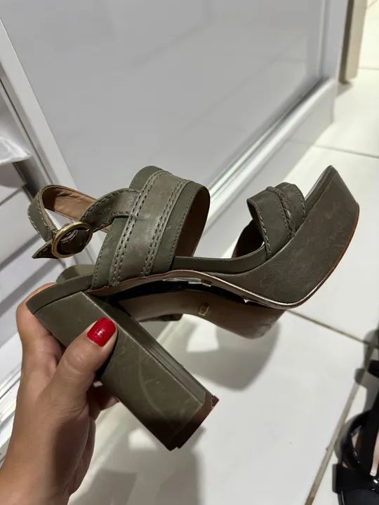 Sandália de couro Arezzo  - Foto 2
