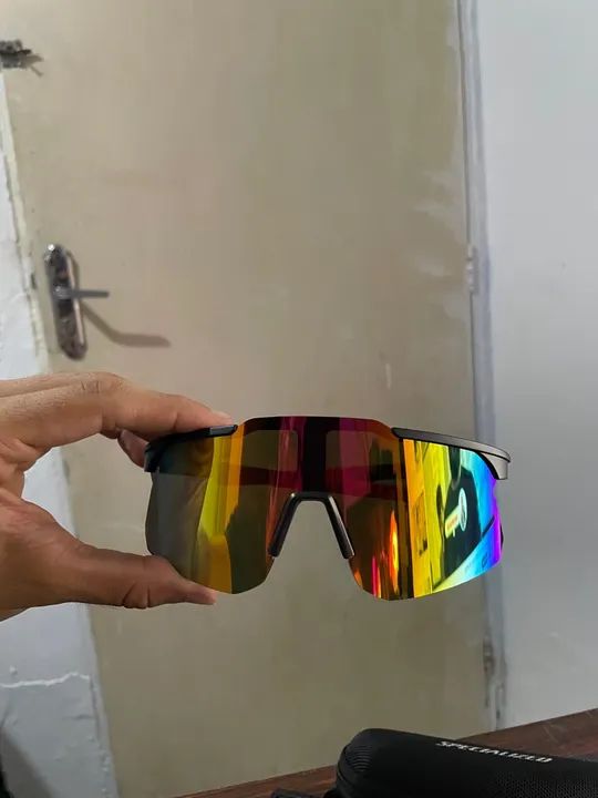 Óculos speciauzed preto e vermelho  - Foto 3
