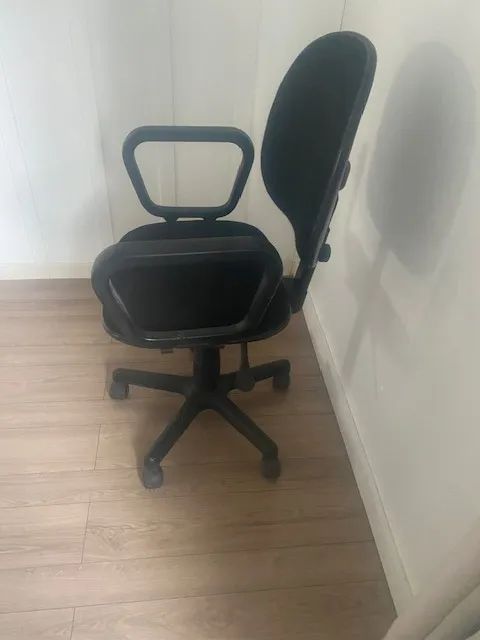 CADEIRA GIRATÓRIA PARA ESCRITÓRIO
