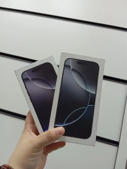 iPhone 16 pro max black e White titanium 